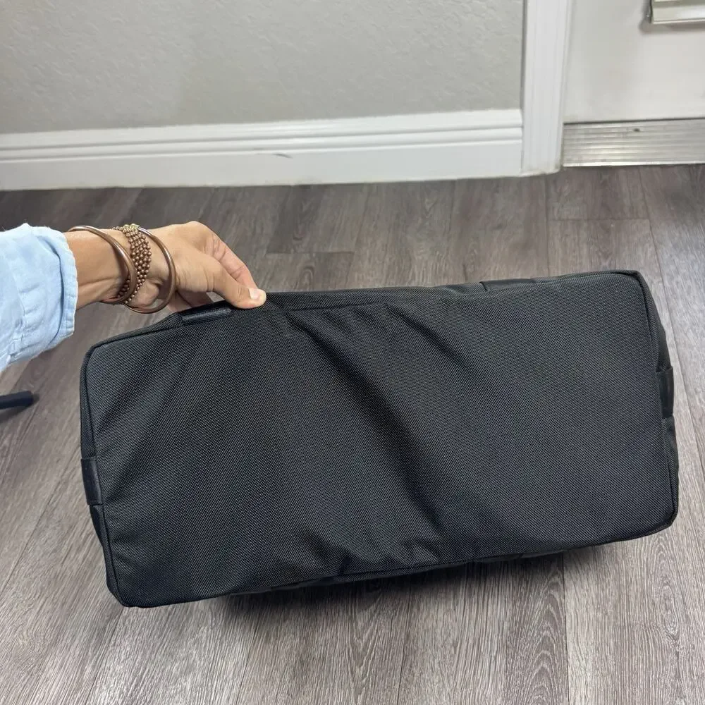 Tumi Alpha Corporate Collection Travel Duffle Duffel Bag Nylon 22249DE